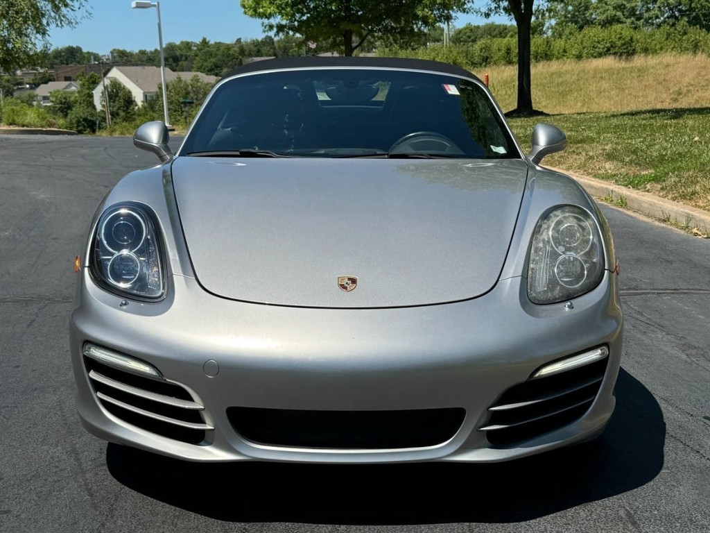 Mercedes-Benz GLB Vehicle Full-screen Gallery Image 07