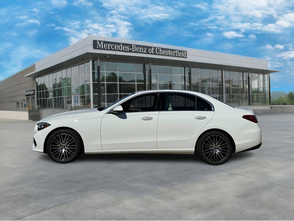 Mercedes-Benz C-Class Vehicle Full-screen Gallery Image 02