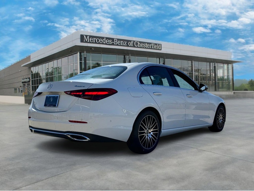 Mercedes-Benz C-Class Vehicle Full-screen Gallery Image 04