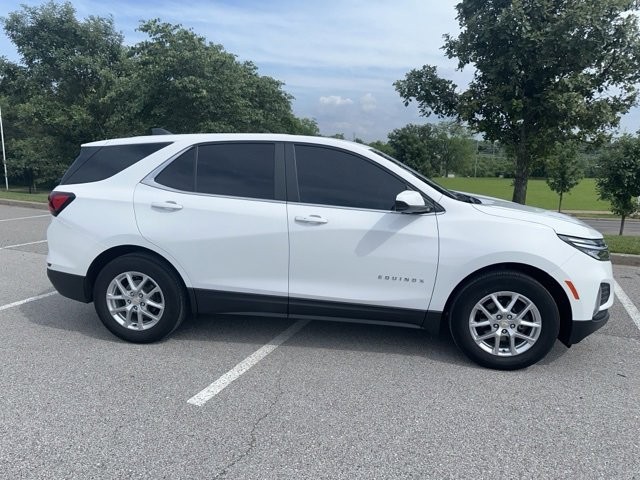 Chevrolet Equinox Vehicle Full-screen Gallery Image 02