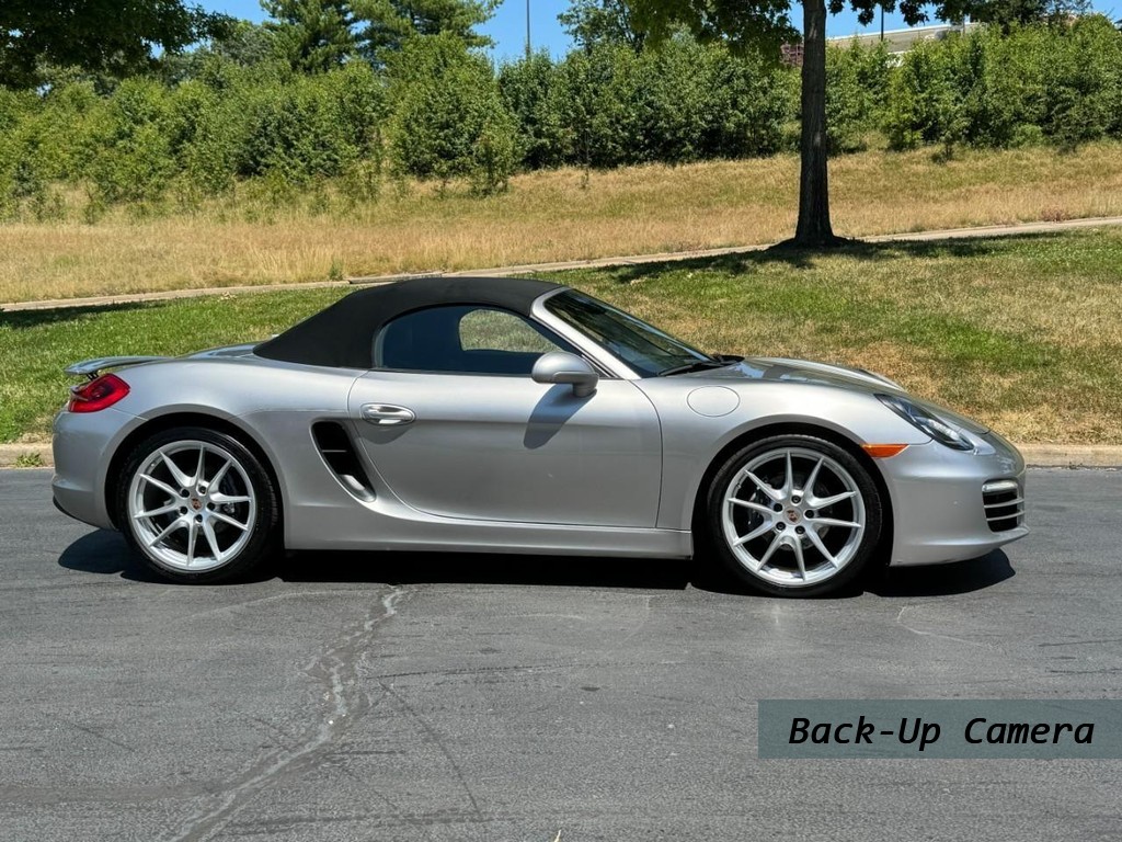 Jaguar F-Pace Vehicle Full-screen Gallery Image 02