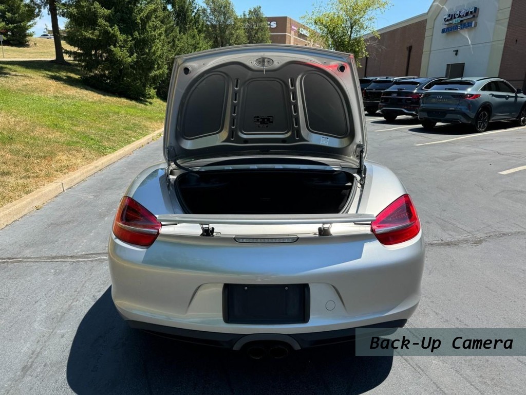 Jaguar F-Pace Vehicle Full-screen Gallery Image 08