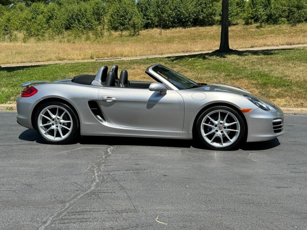 Jaguar F-Pace Vehicle Full-screen Gallery Image 11