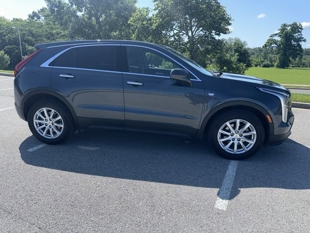 Cadillac XT4 Vehicle Full-screen Gallery Image 02