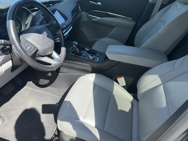 Cadillac XT4 Vehicle Full-screen Gallery Image 05