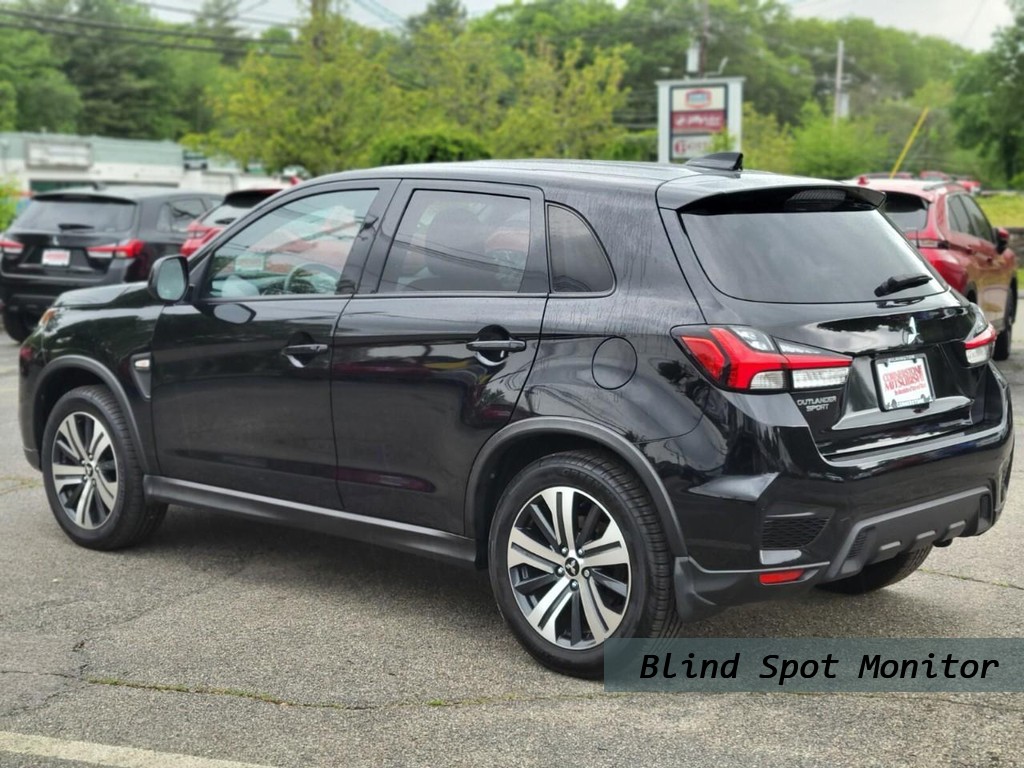 Ford Bronco Vehicle Full-screen Gallery Image 03