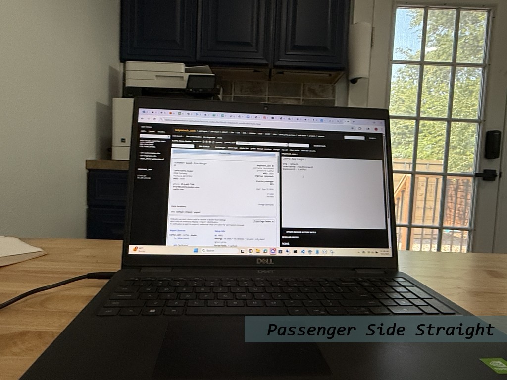 Ford Bronco Vehicle Full-screen Gallery Image 10