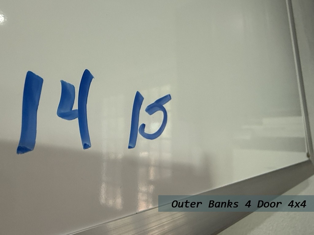 Ford Bronco Vehicle Full-screen Gallery Image 15