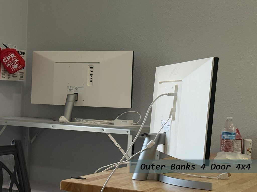 Ford Bronco Vehicle Full-screen Gallery Image 20