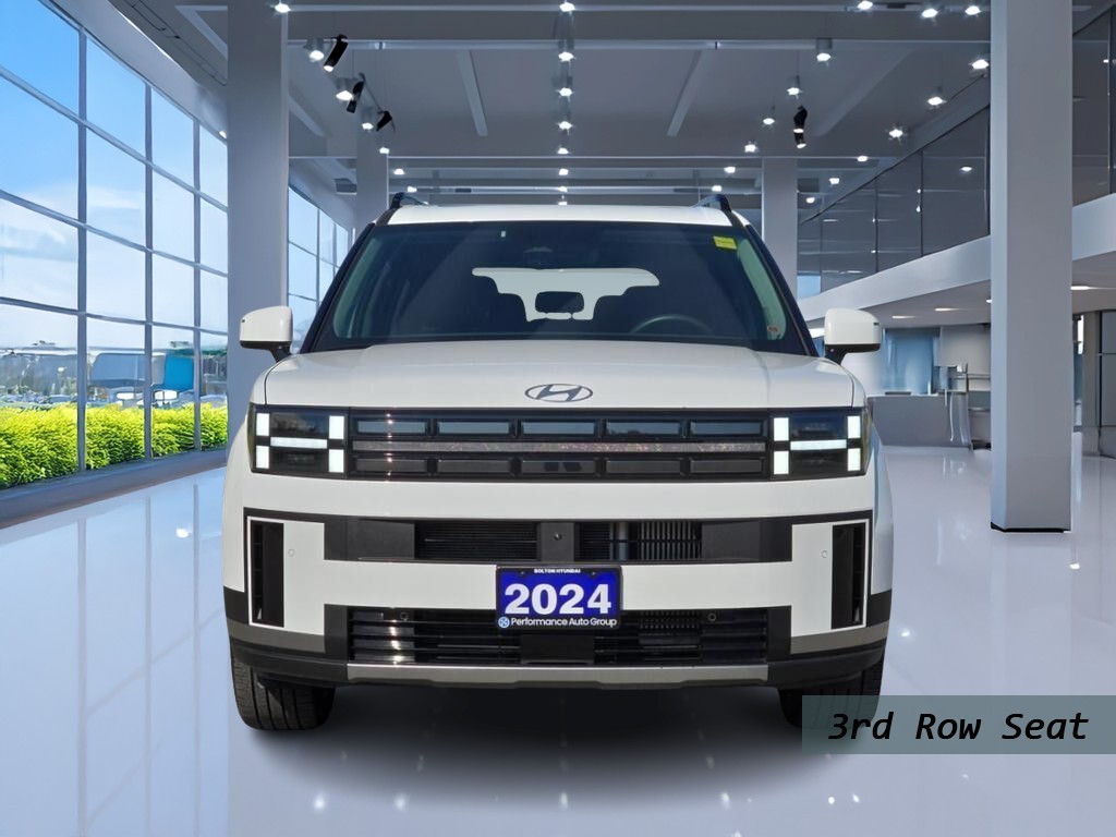 Hyundai Santa Fe Vehicle Full-screen Gallery Image 02