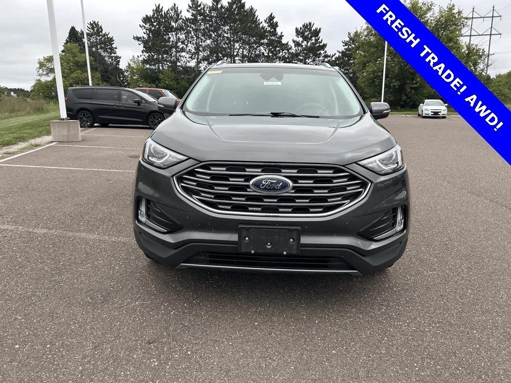 Ford Edge Vehicle Full-screen Gallery Image 02