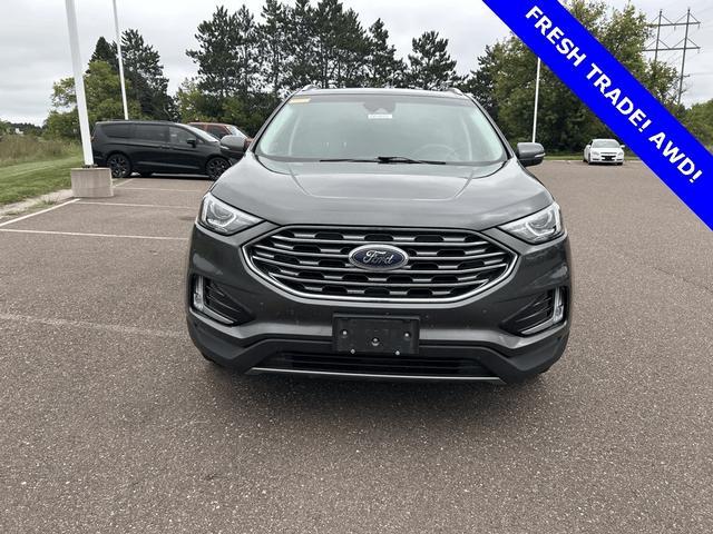 Ford Edge Vehicle Full-screen Gallery Image 02