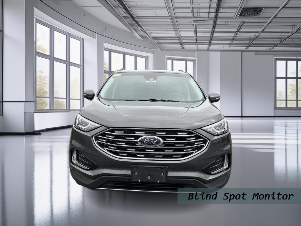 Ford Super Duty F-250 SRW Vehicle Full-screen Gallery Image 02