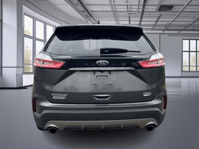 Ford Super Duty F-250 SRW Vehicle Full-screen Gallery Image 06