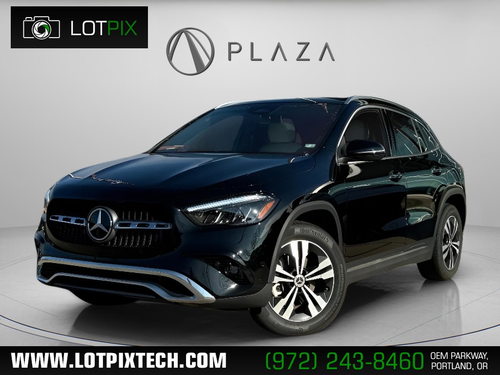 Mercedes-Benz GLA Vehicle Full-screen Gallery Image 01