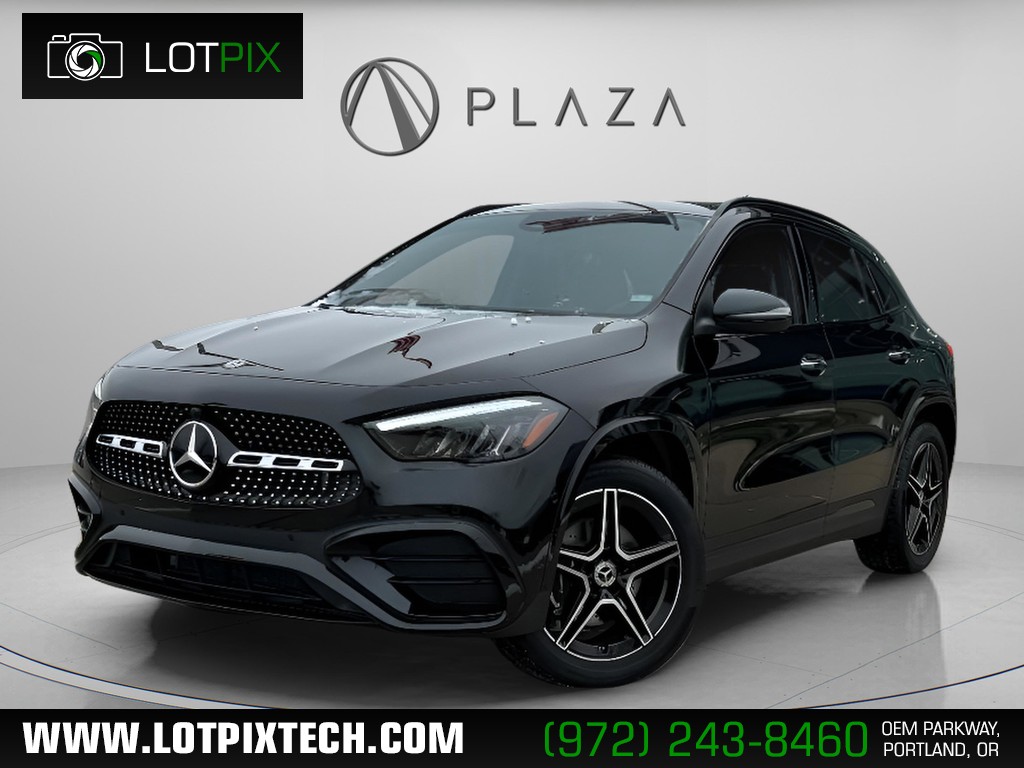 Mercedes-Benz GLA Vehicle Full-screen Gallery Image 01