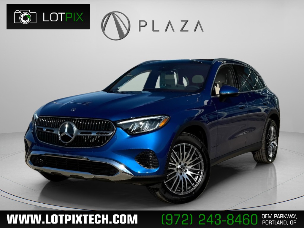 Mercedes-Benz GLC Vehicle Full-screen Gallery Image 01