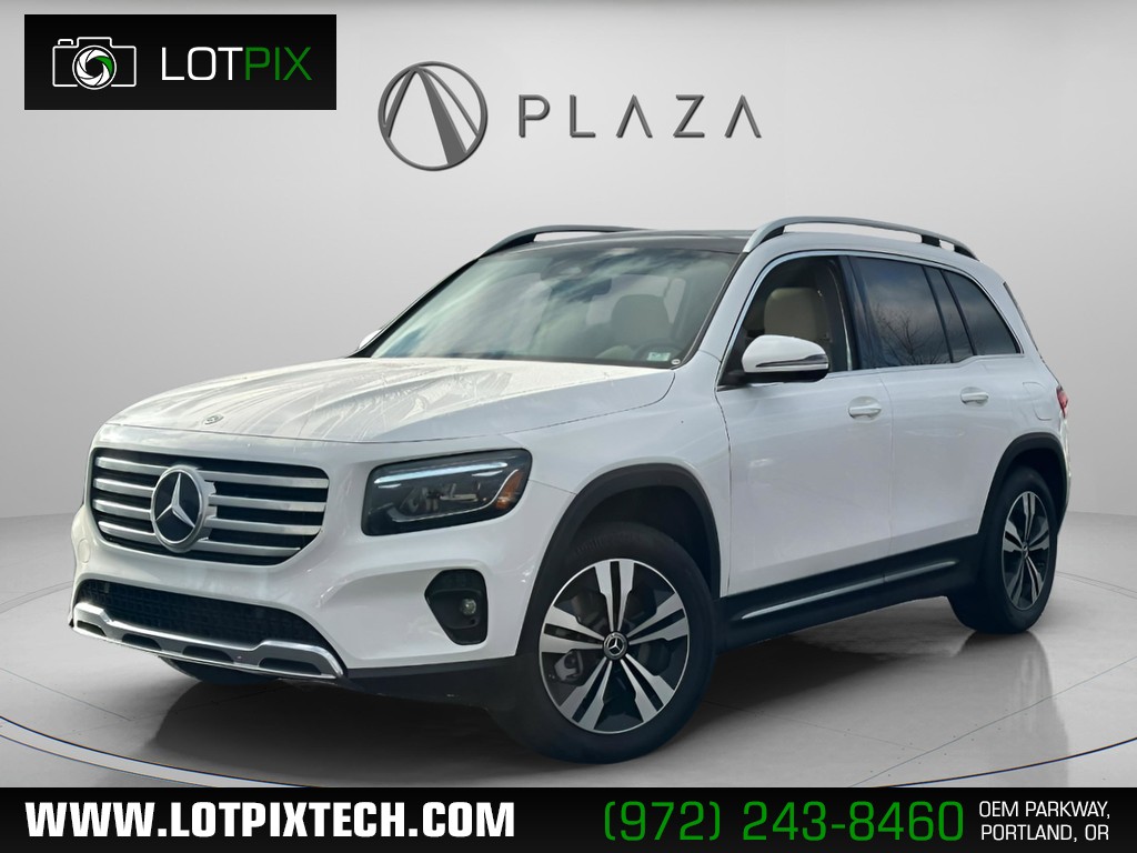 Mercedes-Benz GLB Vehicle Full-screen Gallery Image 01