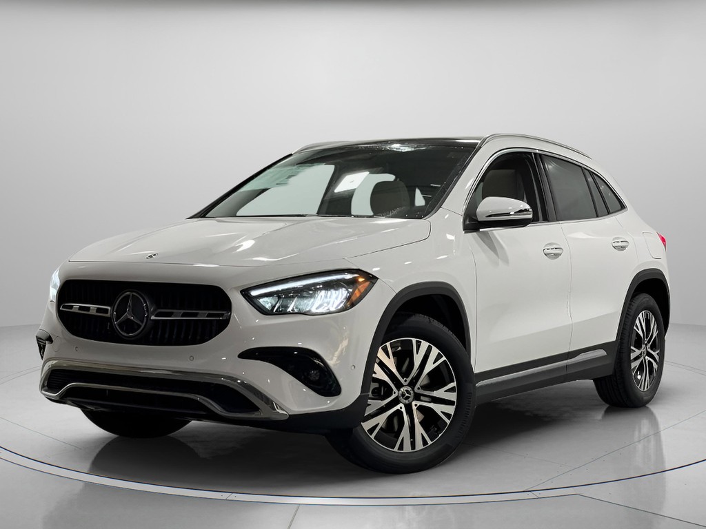 Mercedes-Benz GLA Vehicle Full-screen Gallery Image 02