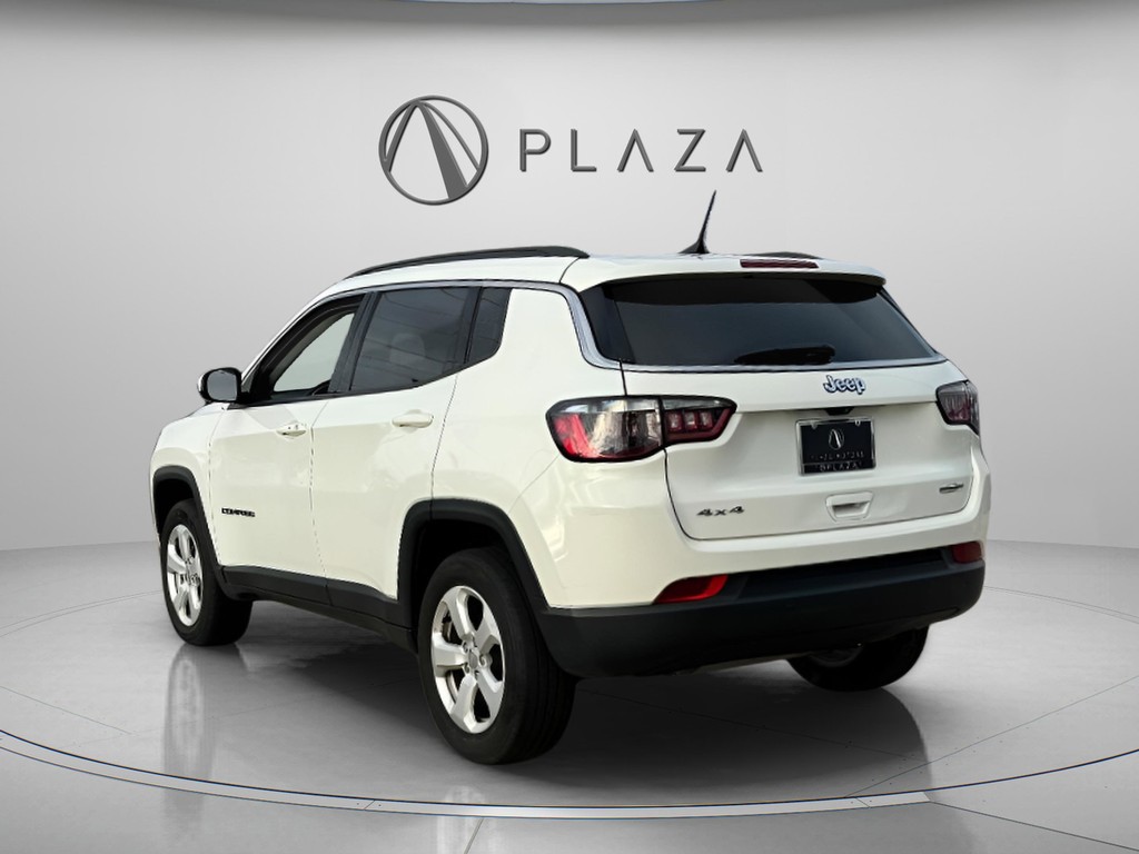 Jeep Compass Vehicle Full-screen Gallery Image 04