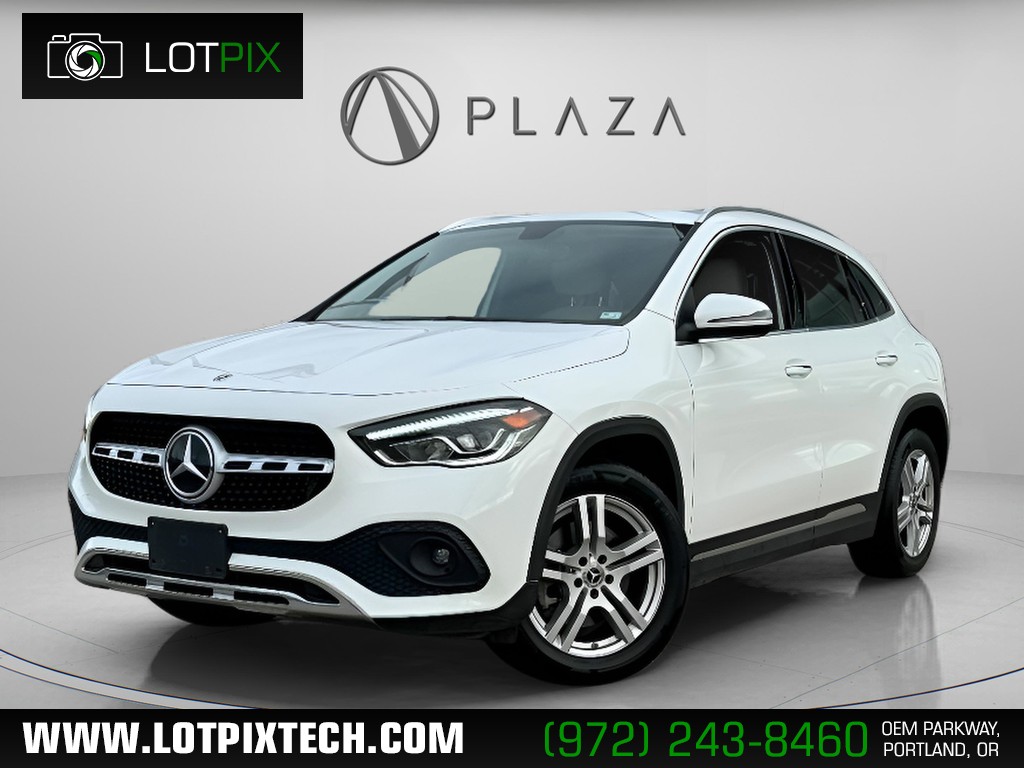 Mercedes-Benz GLA Vehicle Full-screen Gallery Image 01