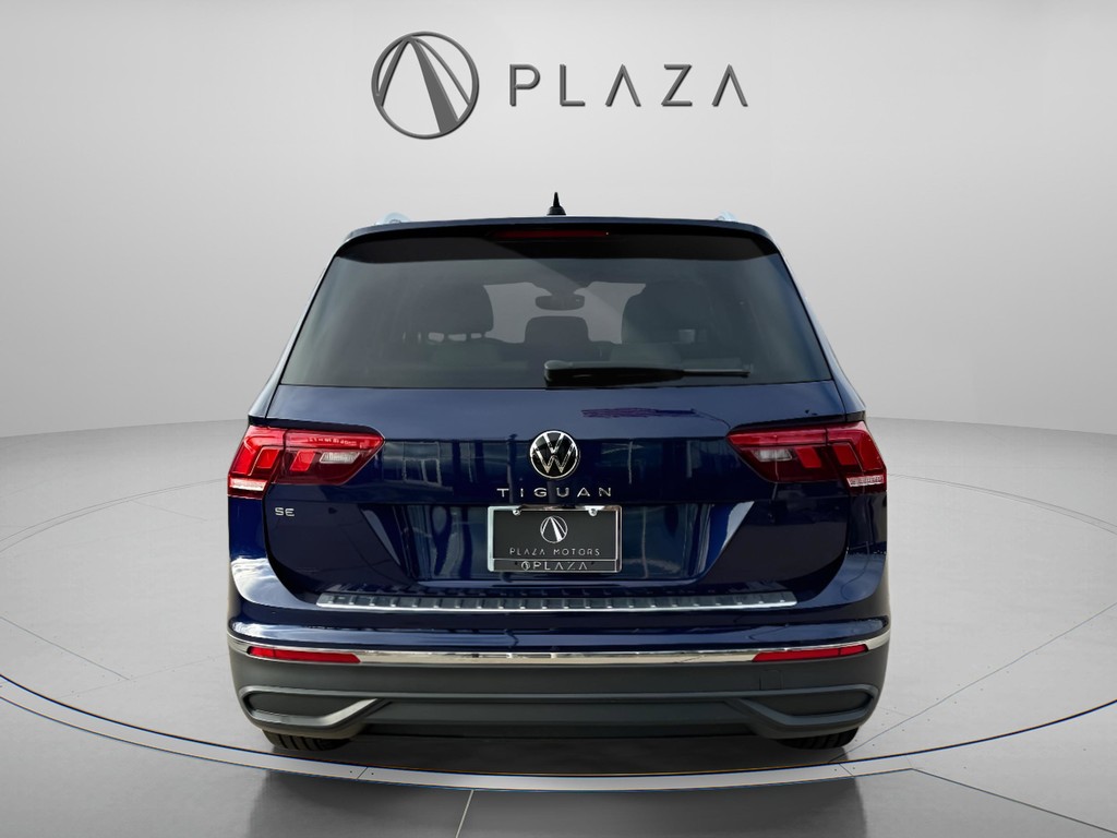 Volkswagen Tiguan Vehicle Full-screen Gallery Image 05