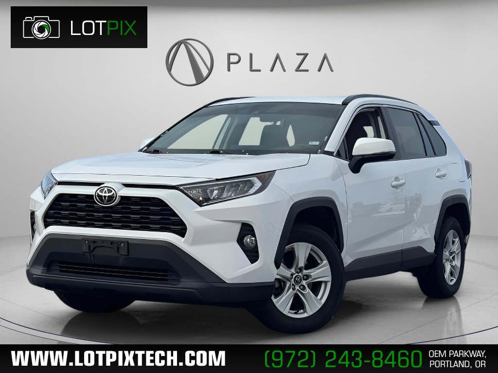 Toyota RAV4 Vehicle Full-screen Gallery Image 01