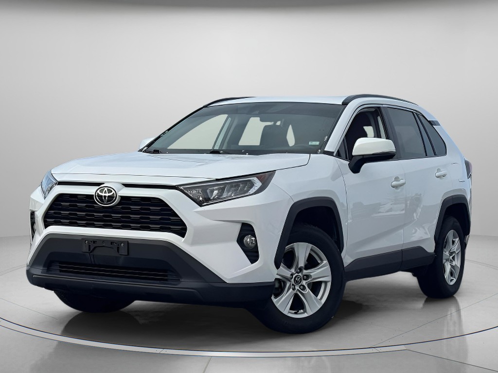 Toyota RAV4 Vehicle Full-screen Gallery Image 03