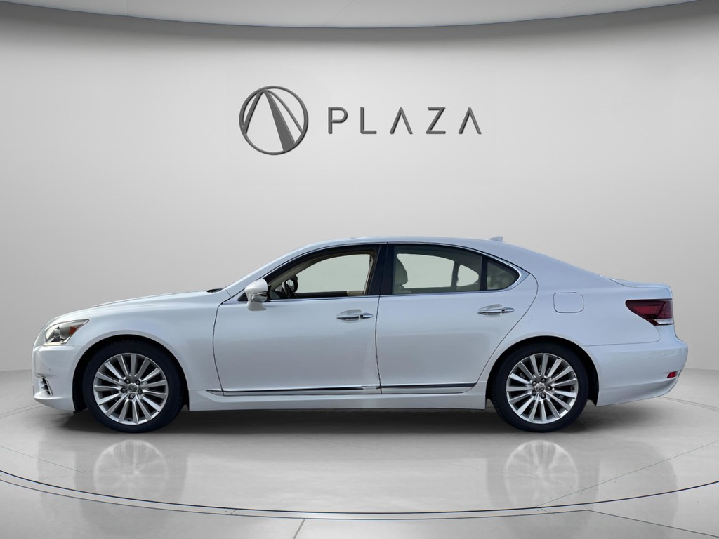 Lexus LS Vehicle Full-screen Gallery Image 03