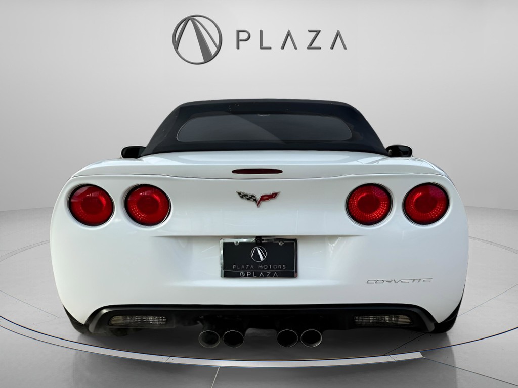 Chevrolet Corvette Vehicle Full-screen Gallery Image 05
