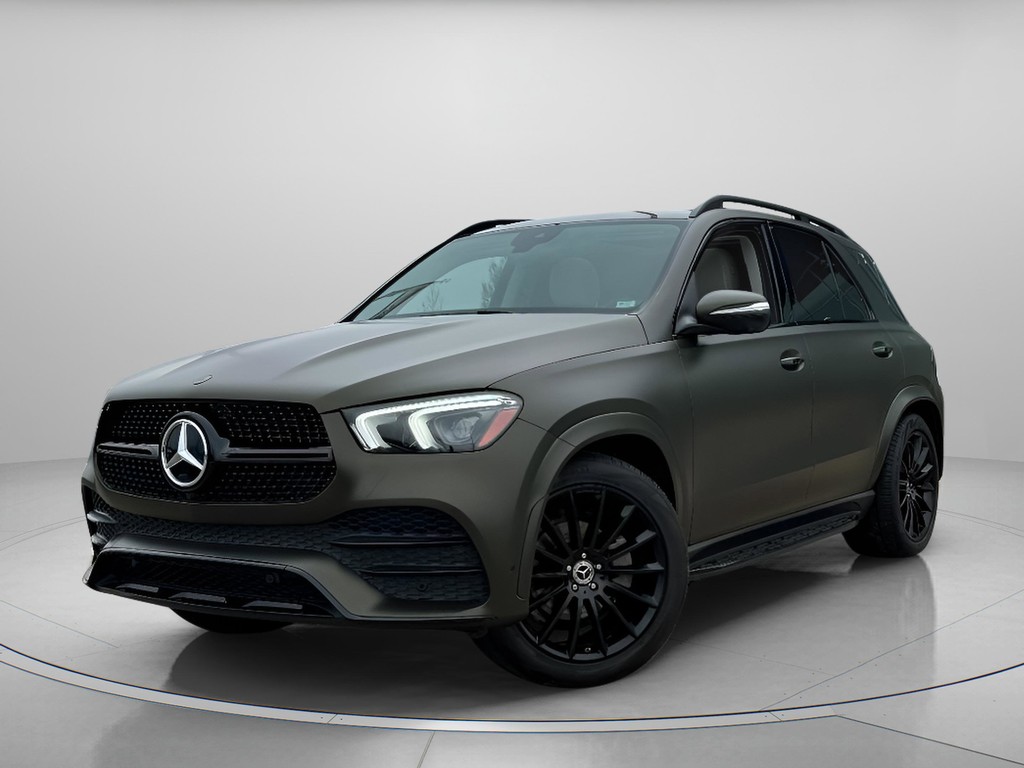 Mercedes-Benz GLE Vehicle Full-screen Gallery Image 02