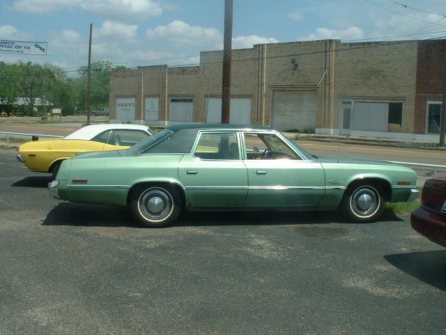 Plymouth FURY Vehicle Full-screen Gallery Image 09