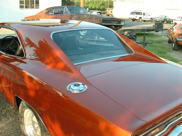 Dodge Charger Vehicle Full-screen Gallery Image 2