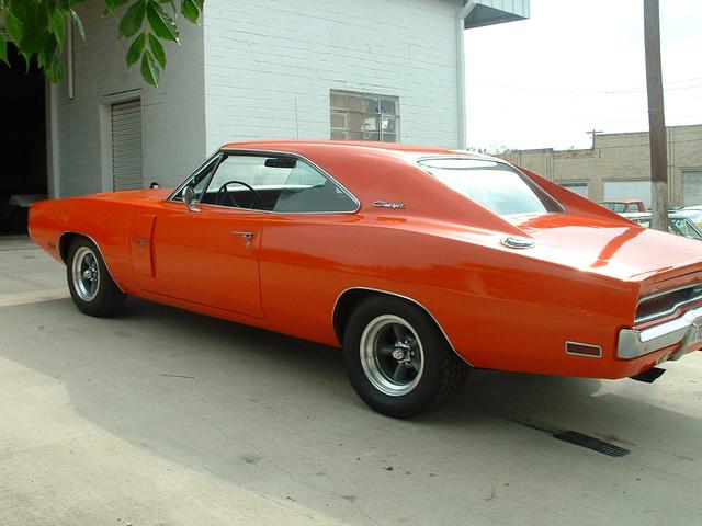 Dodge Charger Vehicle Full-screen Gallery Image 9