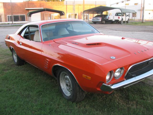 Dodge Challenger Vehicle Full-screen Gallery Image 03