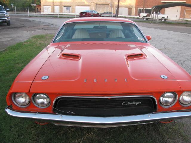 Dodge Challenger Vehicle Full-screen Gallery Image 04