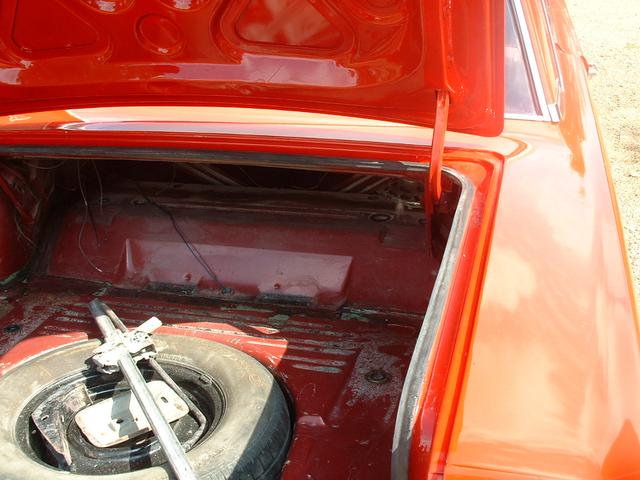 Plymouth Belvedere Vehicle Full-screen Gallery Image 9