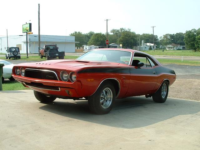 Dodge Challenger Vehicle Full-screen Gallery Image 02