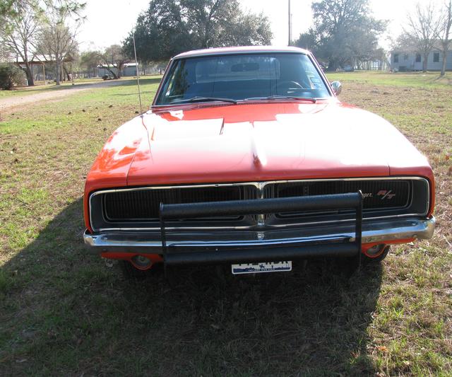 Dodge Charger Vehicle Full-screen Gallery Image 9
