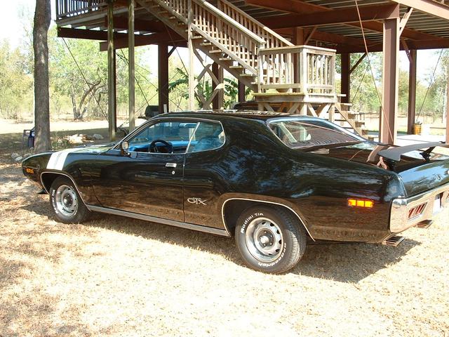 Plymouth GTX Vehicle Full-screen Gallery Image 02