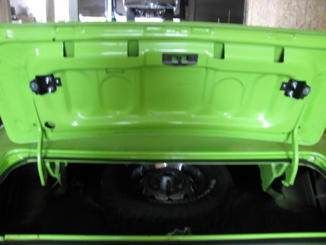 Plymouth Barracuda Vehicle Full-screen Gallery Image 04