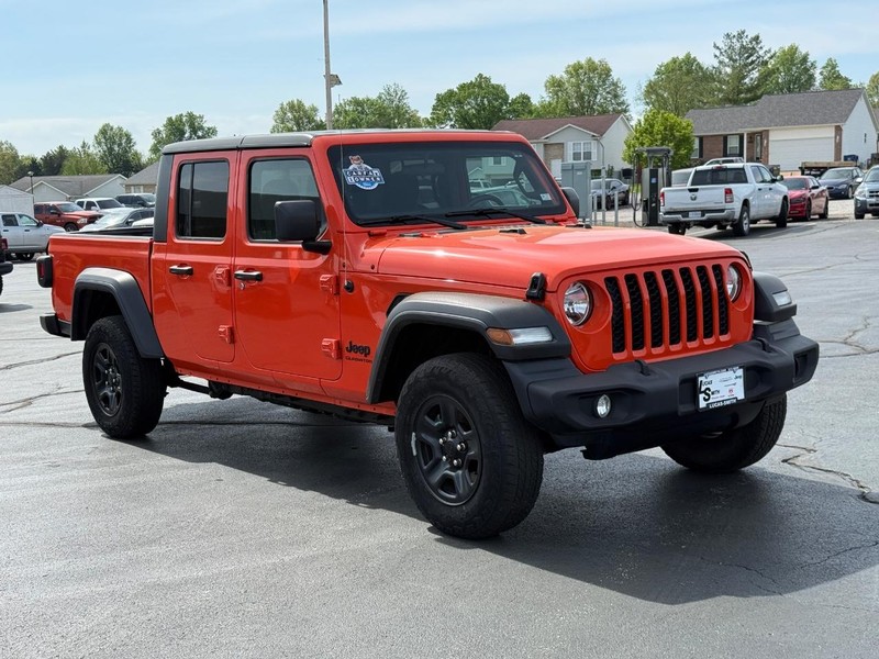 Jeep Gladiator Vehicle Full-screen Gallery Image 2