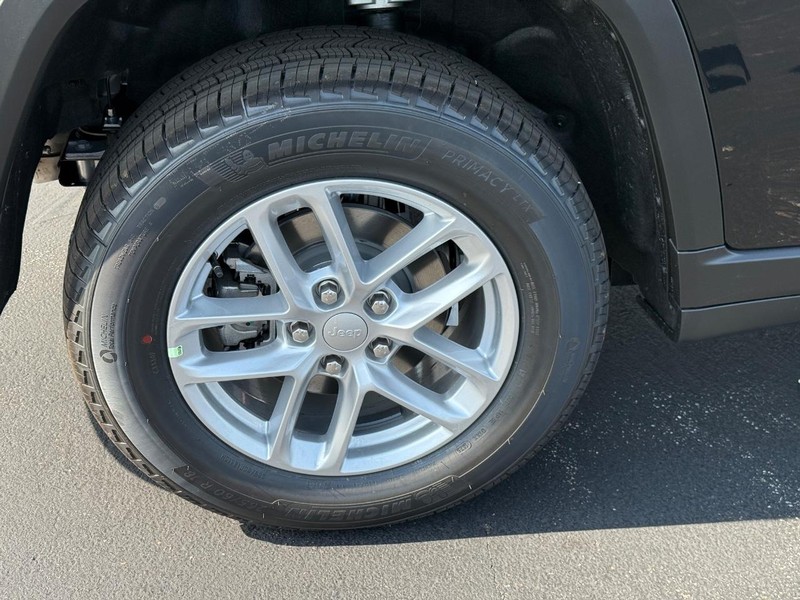 Jeep Grand Cherokee Vehicle Full-screen Gallery Image 5