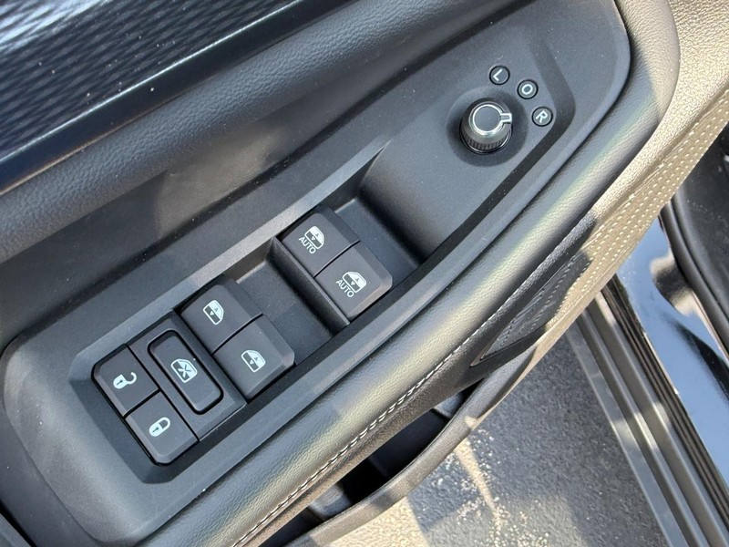 Jeep Grand Cherokee Vehicle Full-screen Gallery Image 10