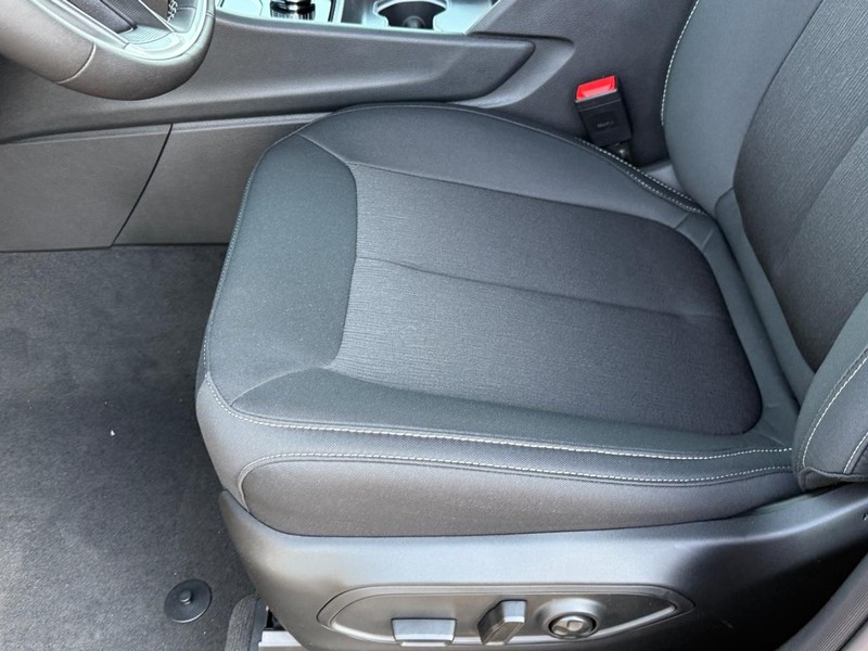 Jeep Grand Cherokee Vehicle Full-screen Gallery Image 11