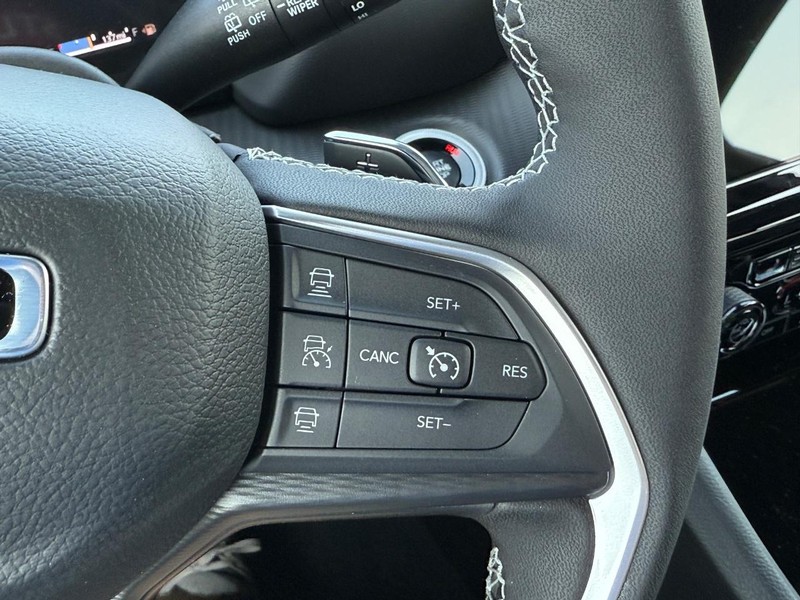 Jeep Grand Cherokee Vehicle Full-screen Gallery Image 13