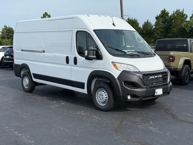 Ram ProMaster Cargo Van Vehicle Full-screen Gallery Image 2