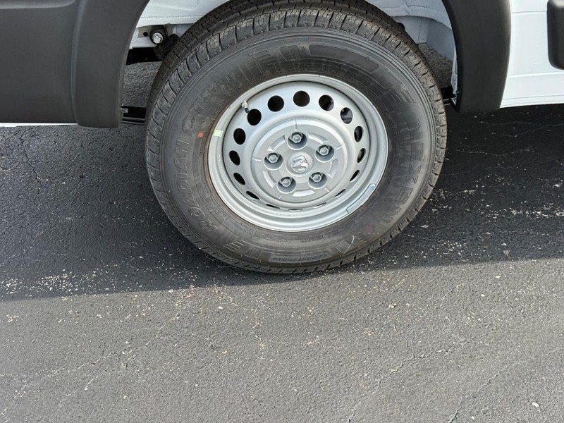 Ram ProMaster Cargo Van Vehicle Full-screen Gallery Image 4