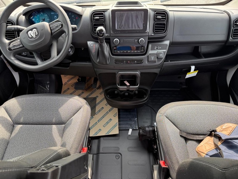 Ram ProMaster Cargo Van Vehicle Full-screen Gallery Image 6