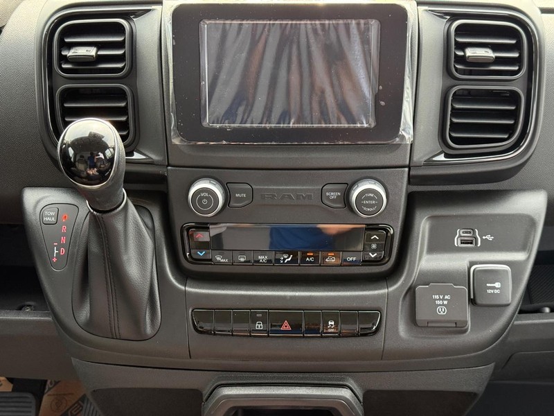 Ram ProMaster Cargo Van Vehicle Full-screen Gallery Image 8